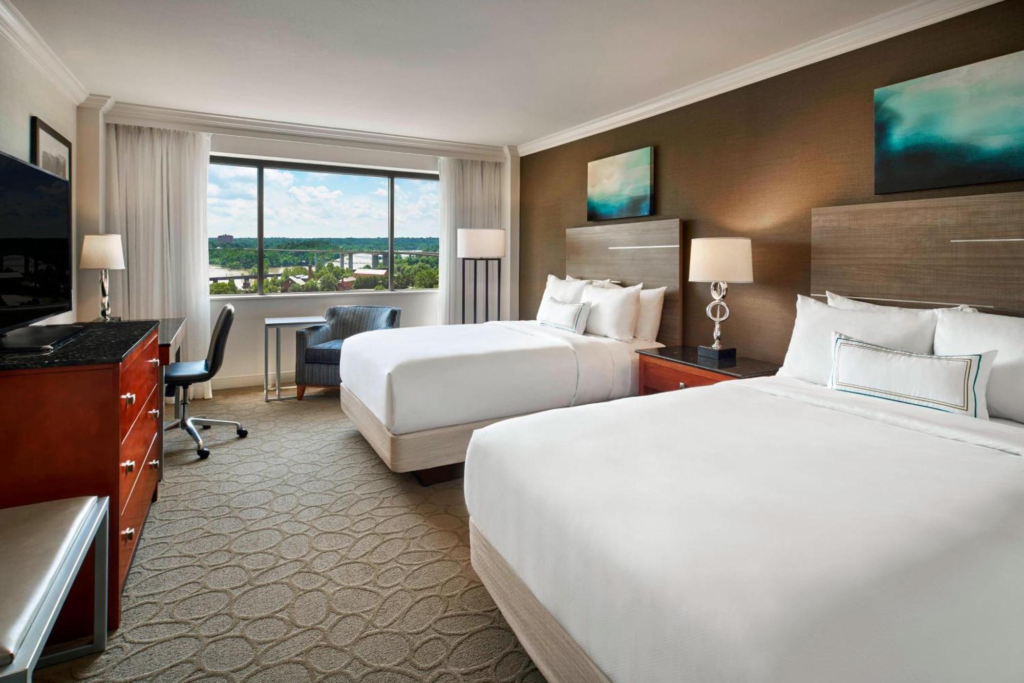 Delta By Marriott Downtown 4*