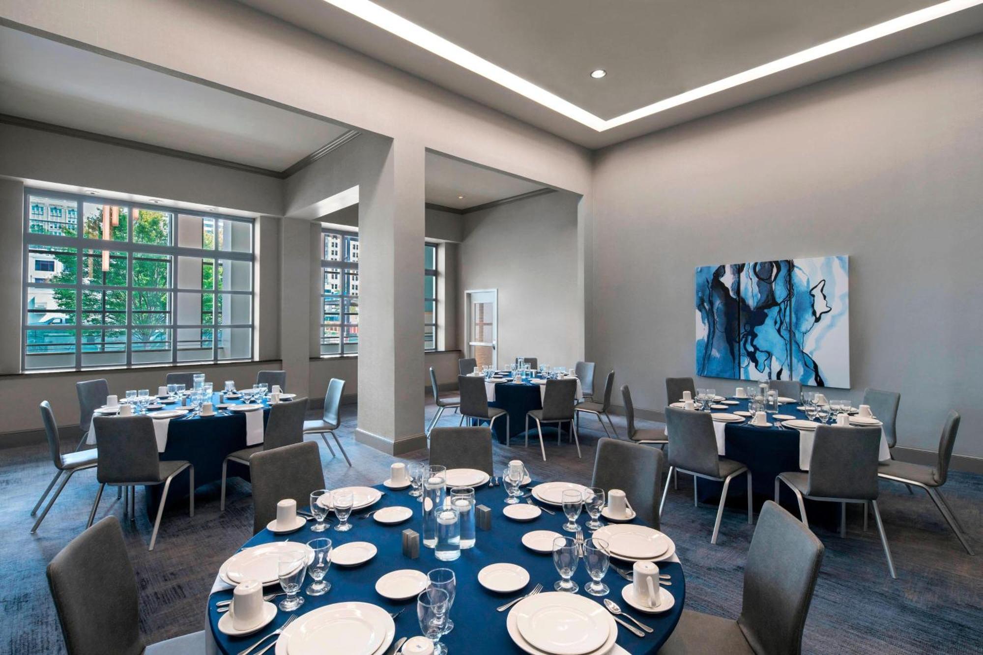 Delta By Marriott Downtown Hotel 4*