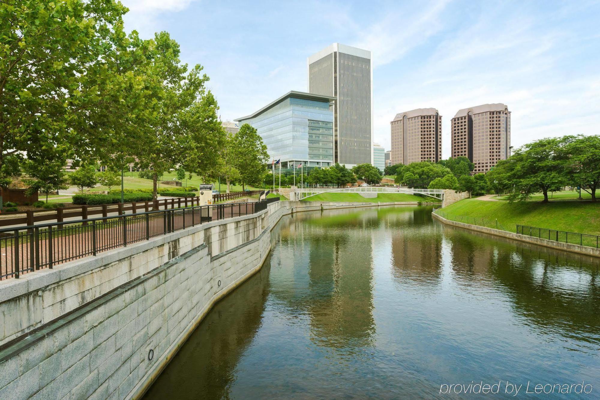 Delta By Marriott Downtown Hotel 4*