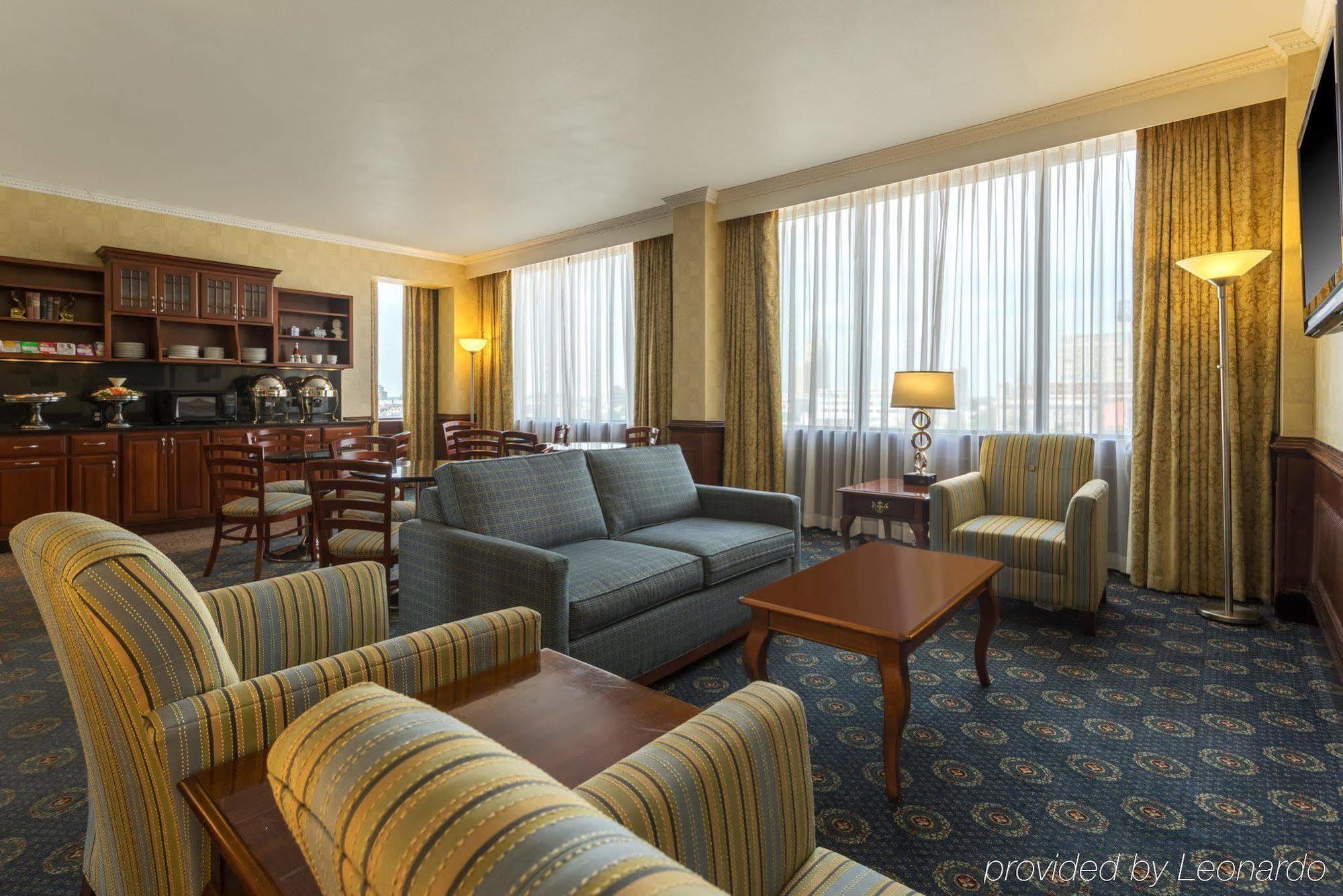Delta By Marriott Downtown 4*