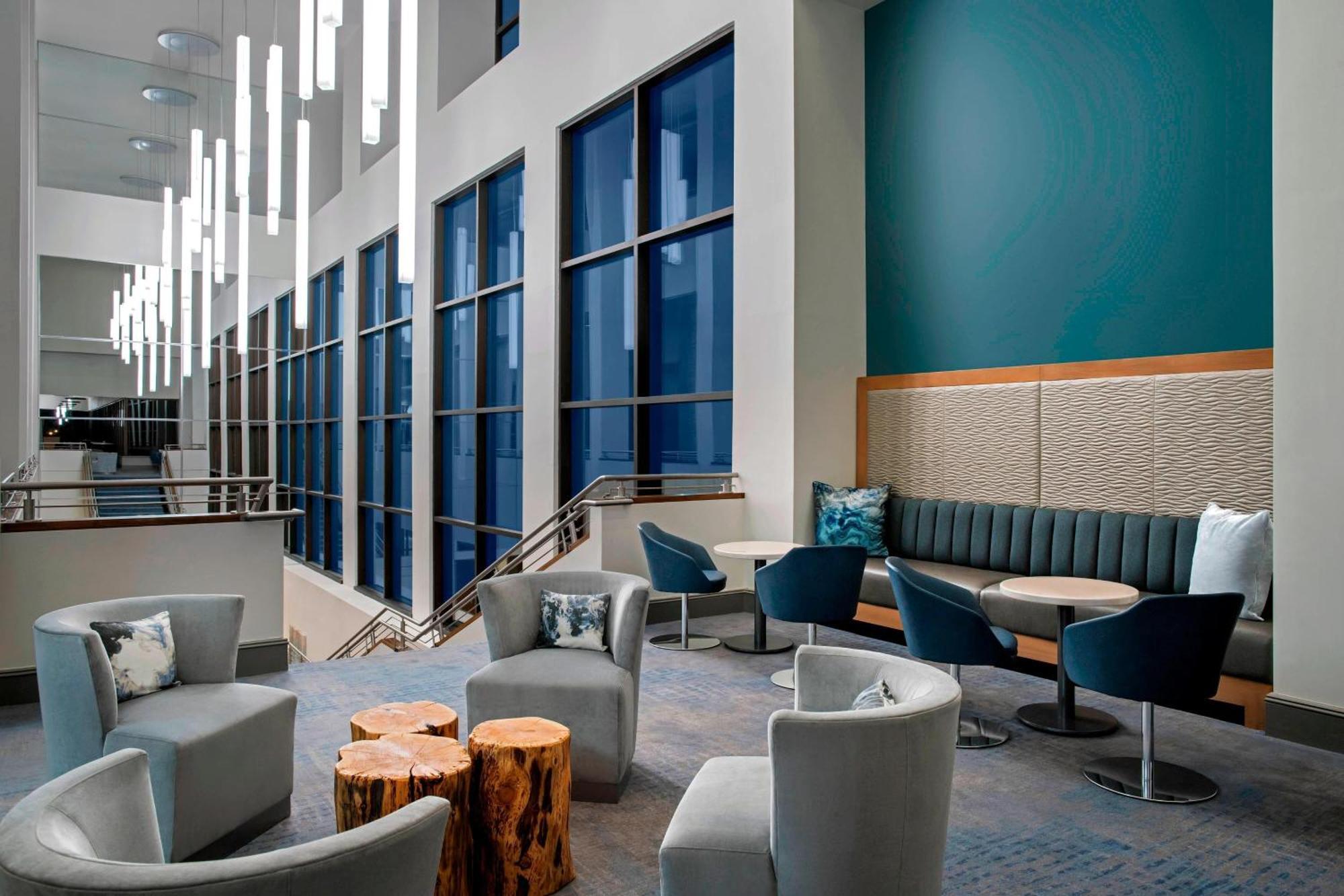 Delta By Marriott Downtown 4*